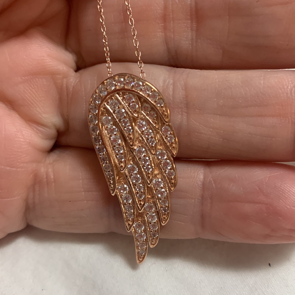 NWT JTV Bella Luce Rose Angel Wing Pendant with Chain